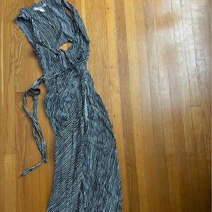 Forever 21 beach coverup wrap dress. Size xs